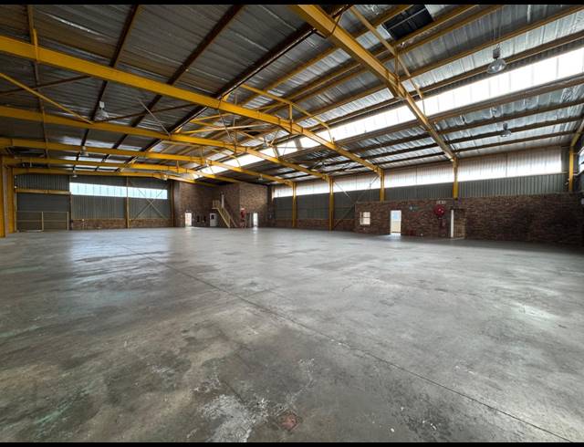 1,300M² WAREHOUSE FOR SALE IN ROBERTVILLE
